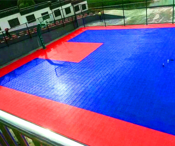 如皋硅PU籃球場(chǎng)掉色，變色的原因